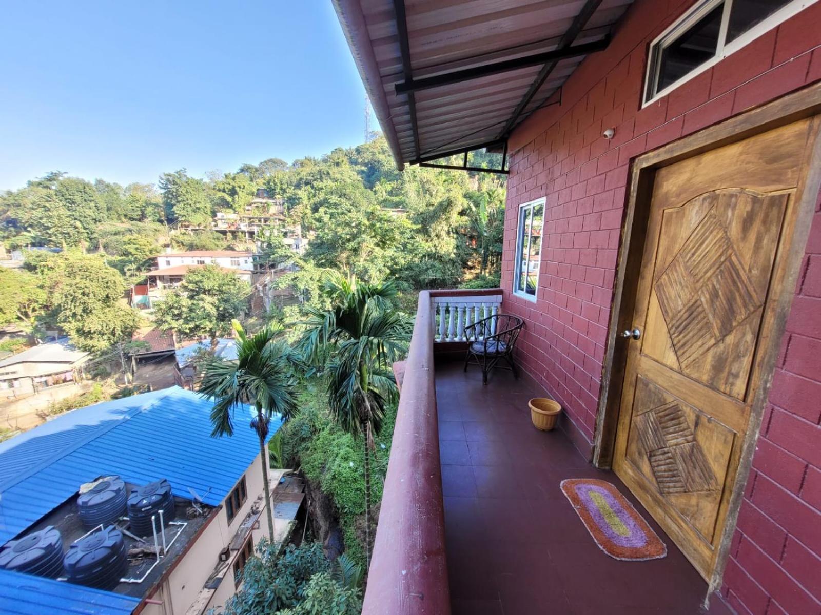 Hilltop Lodge Гувахати Стая снимка