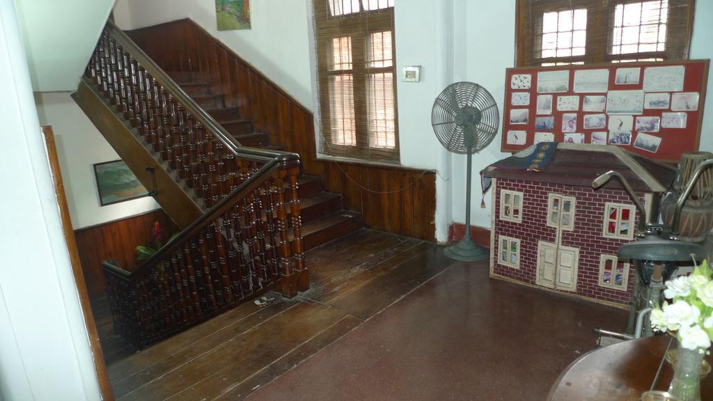 Hilltop Lodge Гувахати Екстериор снимка