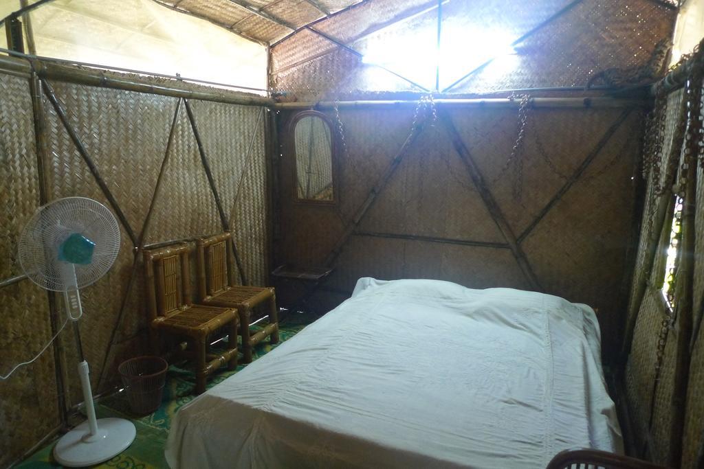 Hilltop Lodge Гувахати Екстериор снимка