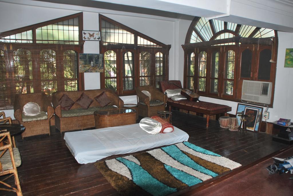 Hilltop Lodge Гувахати Екстериор снимка