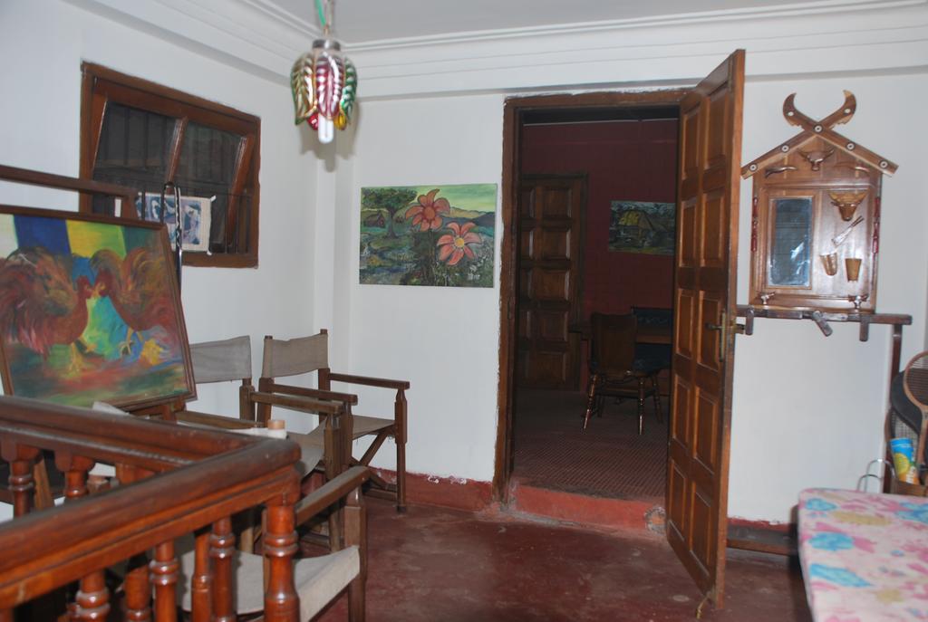 Hilltop Lodge Гувахати Екстериор снимка