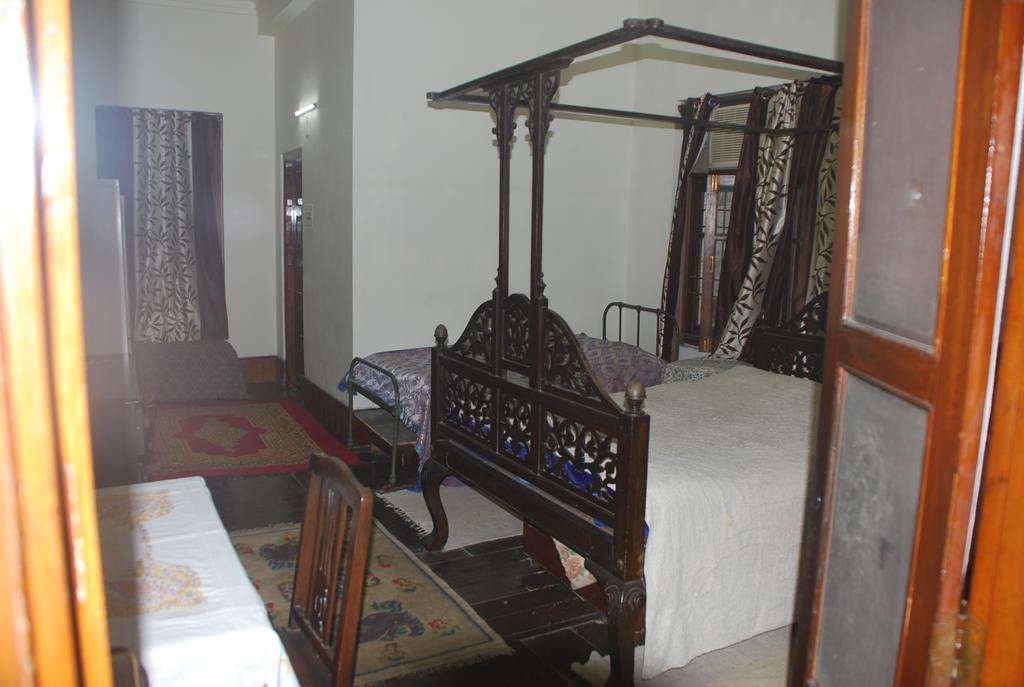 Hilltop Lodge Гувахати Екстериор снимка